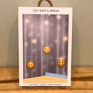 SMILEY FACE CURTAIN LIGHTS MADE BY WEST & ARROW. COZY WHITE LIGHT NWTS